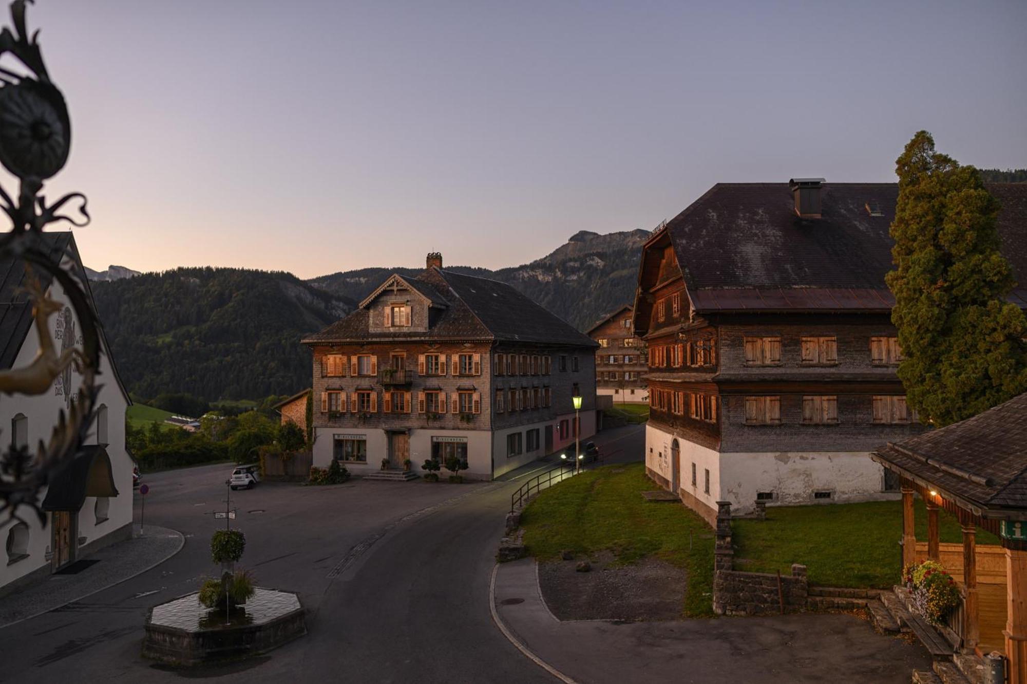 Hirschen - Fine Hotel, Restaurant & Spa Schwarzenberg im Bregenzerwald Buitenkant foto